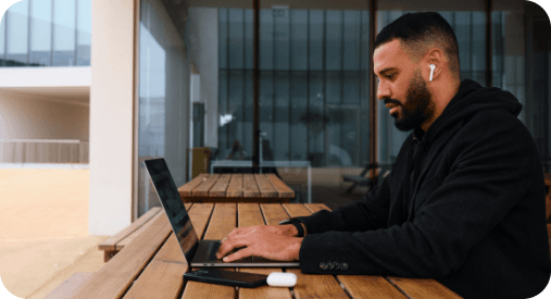 Recruiter evaluating resumes online