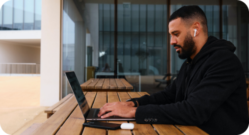 Recruiter evaluating resumes online
